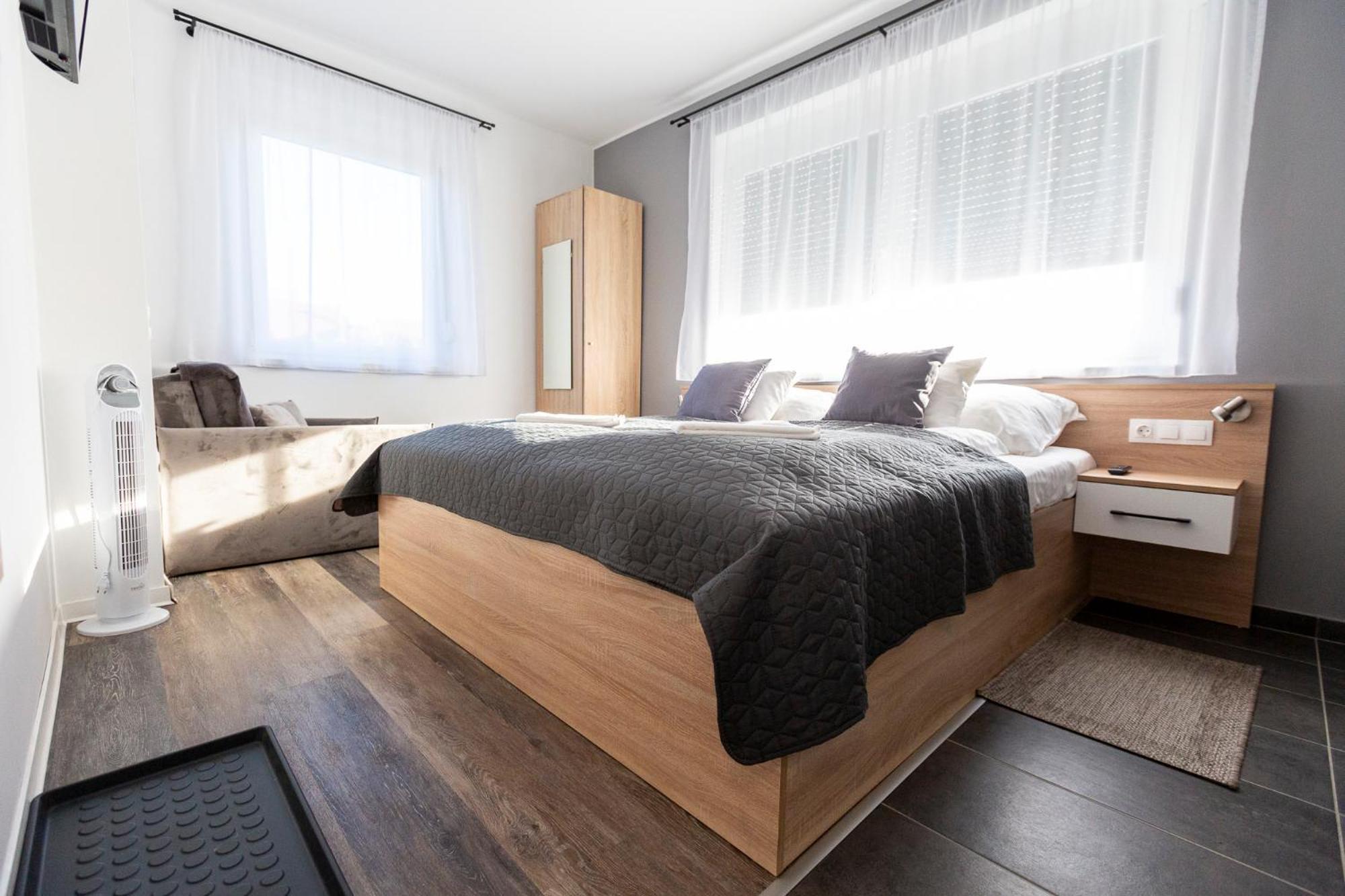 Horvath Apartman Fertőd Exterior foto